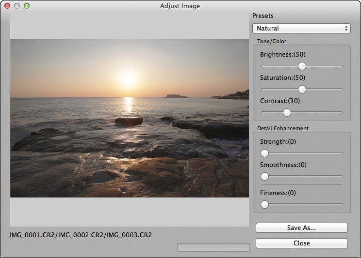If you select two images of the same size, you can checkmark the [Auto Align] checkbox for auto image alignment.