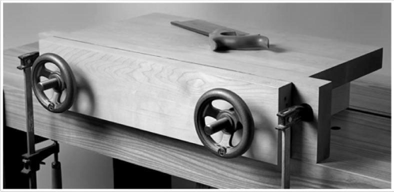 A previous version of our Moxon handwheel on a benchtop bench. Benchtop Bench You may wish to use your Moxon vise hardware to build a benchtop bench.