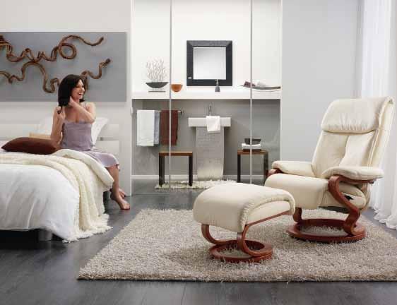 20 21 Recliner 7035 Recliner 7036 Design-oriented frame. The flowing, elegant curves of this tried and tested Zerostress frame give all relax chairs a timeless look.