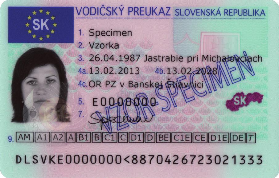 Úvod Introduction Slovenská republika vydáva vodičské preukazy formátu EÚ v novej aktualizovanej verzii. Vodičský preukaz je personalizovaný centrálne v Národnom personalizačnom centre.