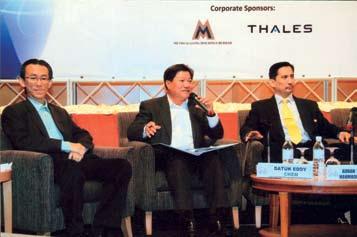 Jeffrey Cheah, Senator Dato Raja Nong Chik Minister and Datuk Eddy Chen at the Metrokajang Group booth.