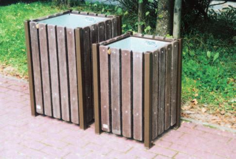 Corner posts 45mm square, slats 19 x 57mm finished Posts and slats available in iroko or seasoned oak See pages 73-75 for timber specifications and finishes Galvanised 22 swg sheet steel liner with