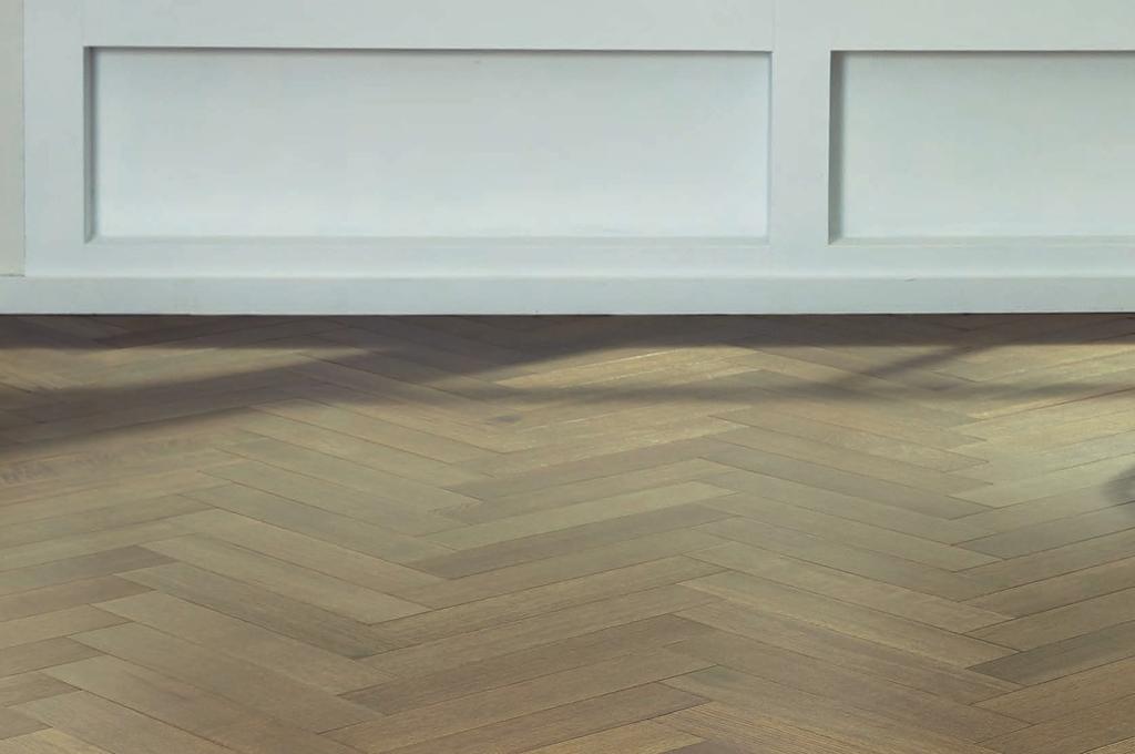 MANHATTAN HERRINGBONE Turtle Bay Create a classic look for your contemporary or traditional space when you combine Rift & Quartersawn white oak plank floors from our Manhattan