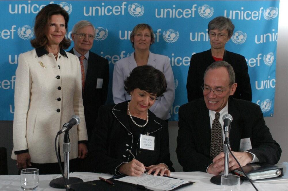 The Code Signing in April, 2004 at Unicef Headquarters Her Majesty Queen Silvia of Sweden Dawid de Villiers, Dpty Secretary-General, World Tourism Organization Carol Smolenski,