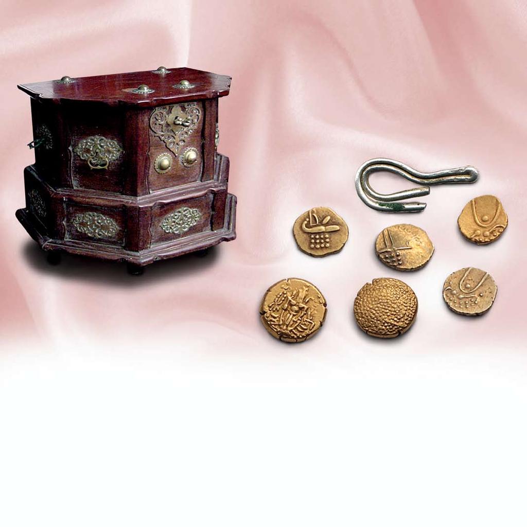 Larins and Panamas Kandy Era (17th Century AD - 18th Century AD) An ornate Pettagama used to lockup valuables.