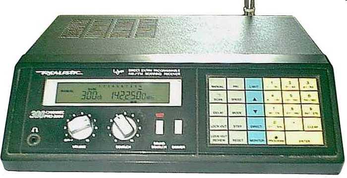 Realistic Pro-2004 Circa 1987 300 Channels in 10 Scan Banks Continuous Coverage 25-520 and