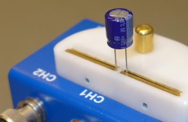 Impedance Adapter Example Measure capacitance and ESR of a aluminum capacitor DUT: 220 µf