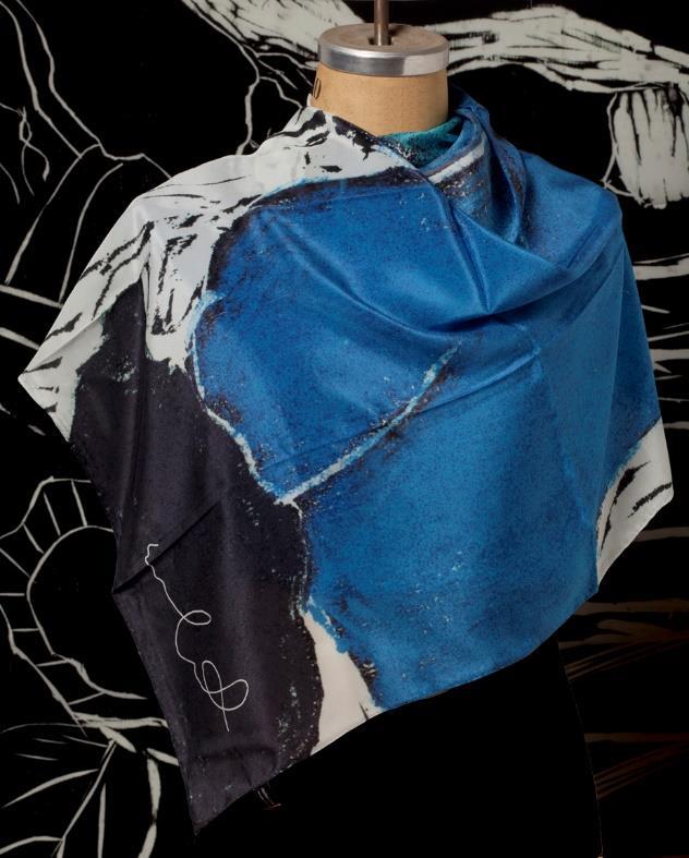 Tracestan This scarf is made of 100% Crepe de