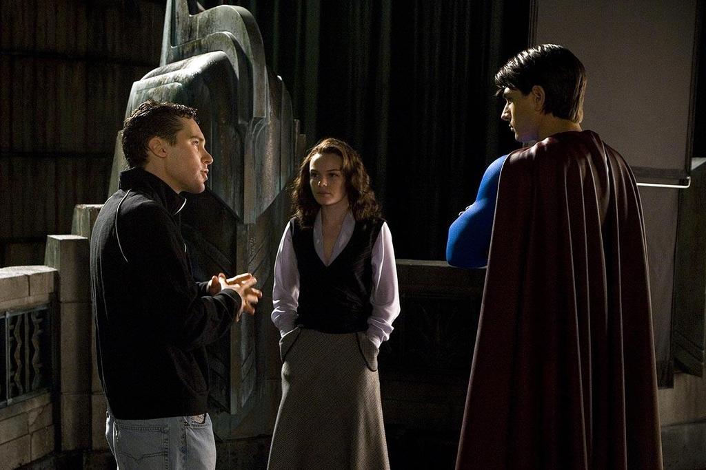Director BRYAN SINGER directs KATE BOSWORTH and BRANDON ROUTH for a scene on