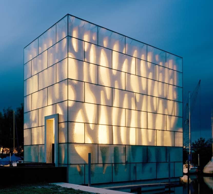 ICE H GIVES FAcADES A STRUCTURE ROHNER HARBOR FUSSACH Surrounded by sailing yachts, the Rohner harbor building in the Austrian town of Fussach dominates the