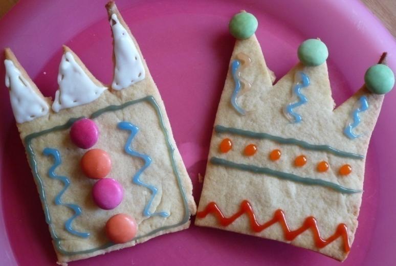 FAIRY CHALLENGE BADGE SECTION 1 FAIRY FOOD Fairy Crown Biscuits To make these scrumptious, yummy biscuits follow the basic recipe below.