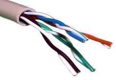 Tipuri de cablu torsadat: Cablu torsadat neecranat (Unshielded twisted-pair - UTP) Cablu care are patru perechi de fire (Fig. 2.5).