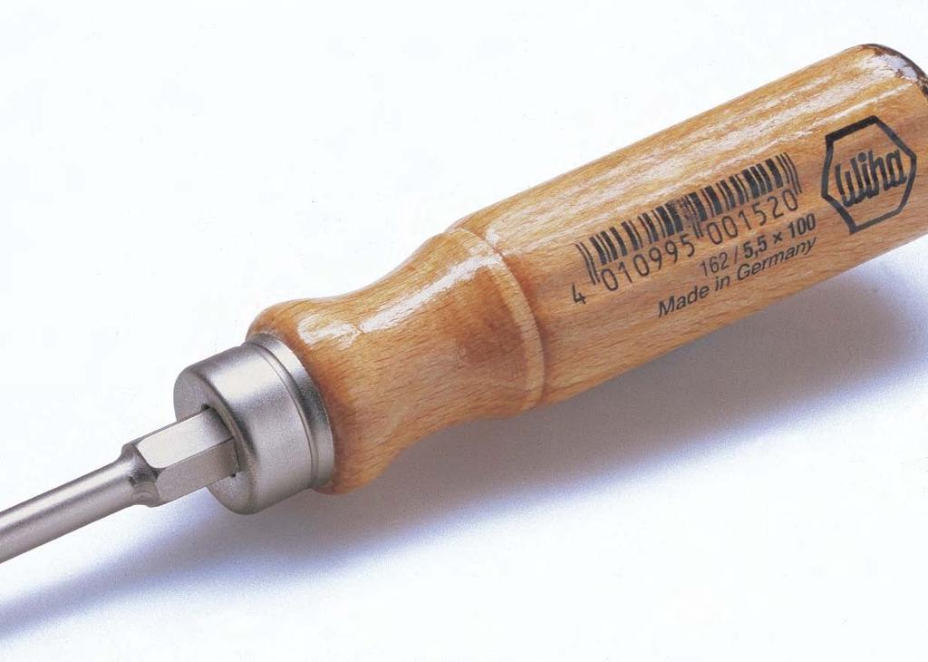 Wiha wooden handle. The all-rounder for woodworking applications. For slotted, Phillips and Pozidriv screws. Reamers, awls. Set combinations. 162 Wooden slotted screwdriver.