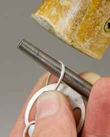 Make sure the ends of each ring are perfectly flush. E Solder the rings to the clasp Attach two rings to one side of the clasp.