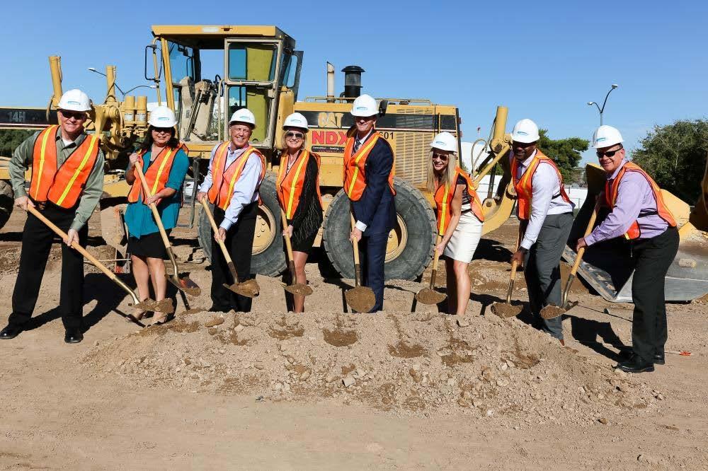 Holding golden shovels and wearing custom CCCU hardhats, our CEO Matt Kershaw joined members of our Henderson branch management team and Henderson city officials to ceremoniously turn over the first