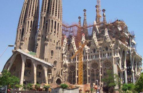 Figura 6.1.1: Soluție ESO a unei structuri în compresie exclusiv (simularea faţadei Patimilor a bisericii Sagrada Familia din Barcelona, Prof.