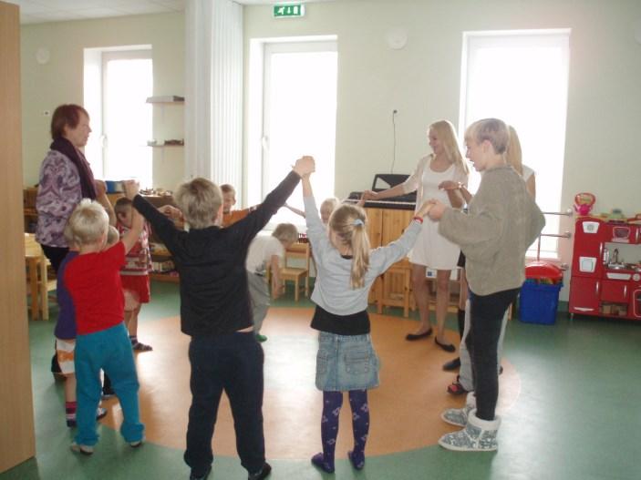 klassi õpilasi Lõuna- Eestist Noorte Argumenteerimiskooli. Esimene koolitus pidi olema 4. oktoobril Tartus.