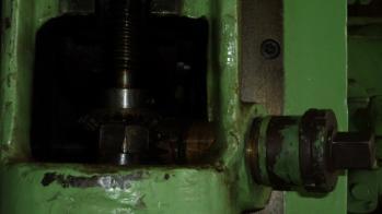 stroke. Tool Head or Tool Post helps in holding the cutting tool.