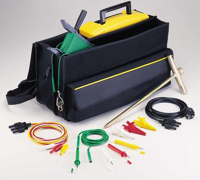 12B Comes with a small shoulder bag containing a 2.5 m measurement or charge cable with 2P + E mains plug, a 2.