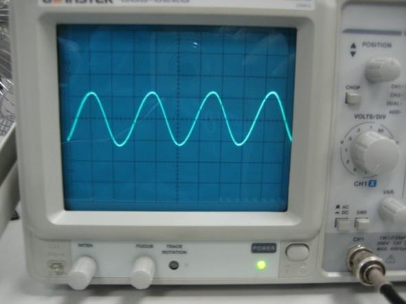 Using an OSCILLOSCOPE and a WAVEFORM generator Objective: To demonstrate ability to effectively use the OSCILLOSCOPE and WAVEFORM generator Equipment: 1. Waveform Generator 2. Oscilloscope 3.