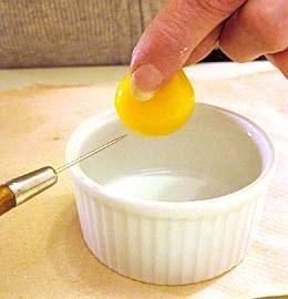 Transfer the pigment mixture to a small jar and, to prevent drying, top with a thin layer of distilled water. Properly stored, this paste can last for years.