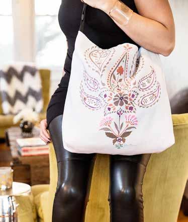 Tote w/ Adjustable Handle & Liner The adjustable tote is designed for