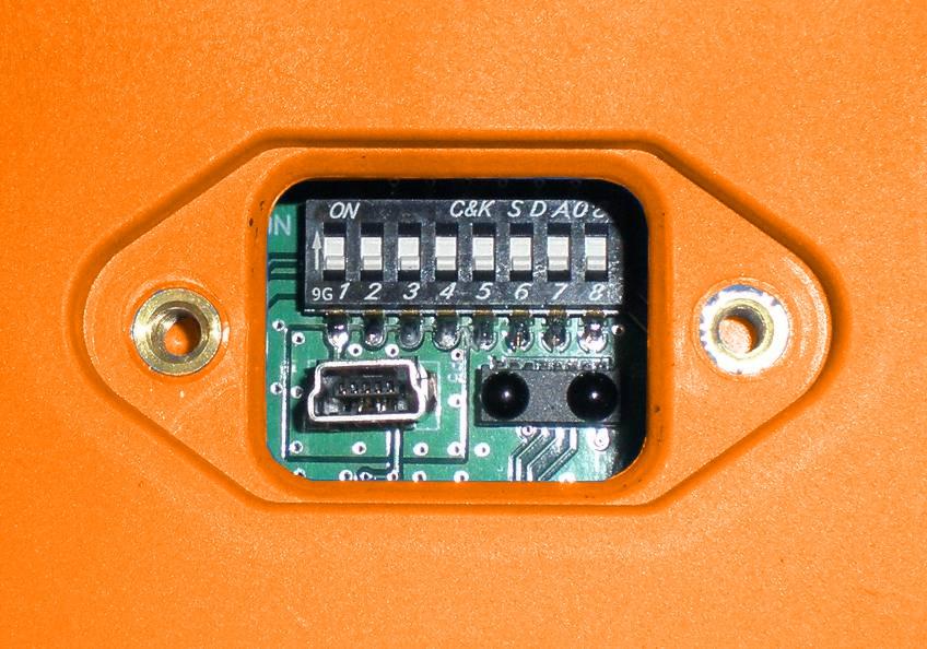 WARNING ONLY PERFORM SETTING CHANGES TO THE DIP SWITCH BLOCK THROUGH THE IR PORT IN A NON-HAZARDOUS ENVIRONMENT OR SAFE ZONE.