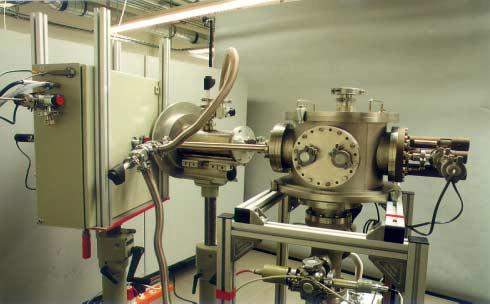 Applications Applications of EUV-Lamp EUVL at wavelength metrology Analytics Photochemistry Wavelength standard Calibration Source Experimental test source EUV-Lamp attached to