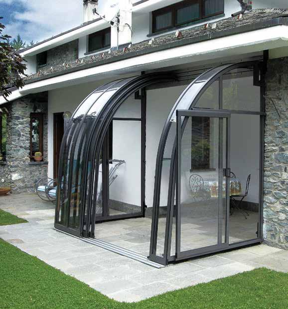 POLYCARBONATE OPTION The Corso Entry is elegant with its curved aluminium profile