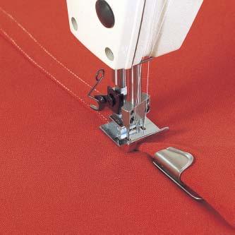 Furthermore, highly efficient operation is achieved by using a chain-off thread cutting device.