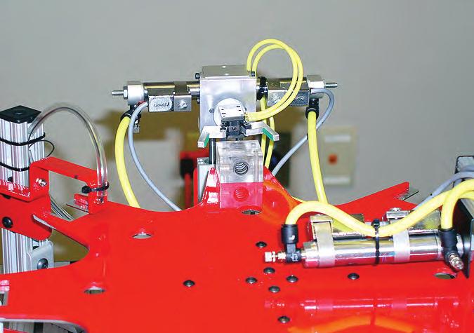12. Go online with the processor and monitor the OB1 Block. 13. Place a valve body in front of the pneumatic manipulator, as shown in figure 107. VALVE BODY Figure 107. Valve Body Replacement 14.