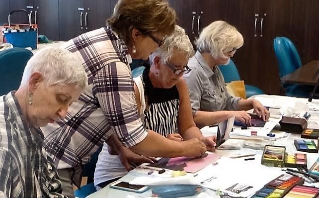 Come and Try It A Workshop Series for Absolute Beginners Students learning pastel painting The QCFAPC provides members with a unique opportunity twice each year (October 2017 and January 2018) to try