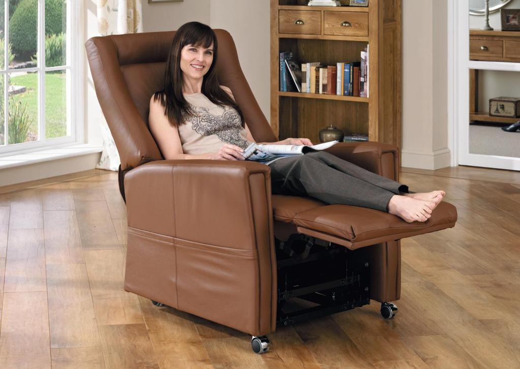 10040 WB Recliner Brochure 02.16_A4 4pp 23/02/2016 16:37 Page 12 The Manhattan Our new, contemporary and slim-line riser recliner chair.