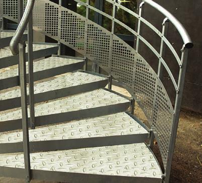 The basic structural material is galvanised steel, selected types of grate are also available made of stainless steel and aluminium.