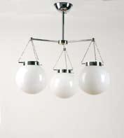 Chain in chrome-planted metal. Slovenia artisans made the lamp. Light bulb: 100-150 W - E 27 Measurement (cm): H.
