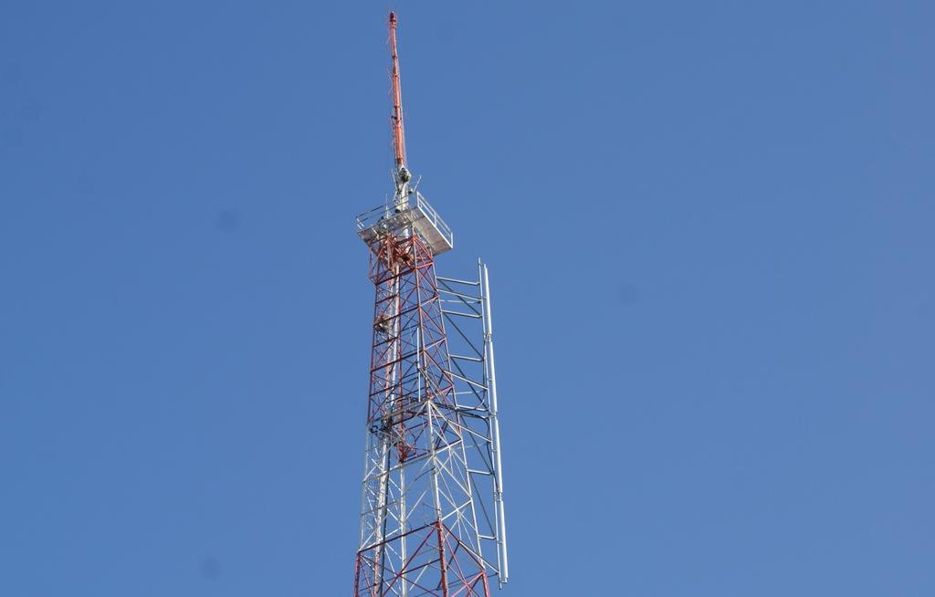 Quebec City, Quebec New PT 17 antenna.