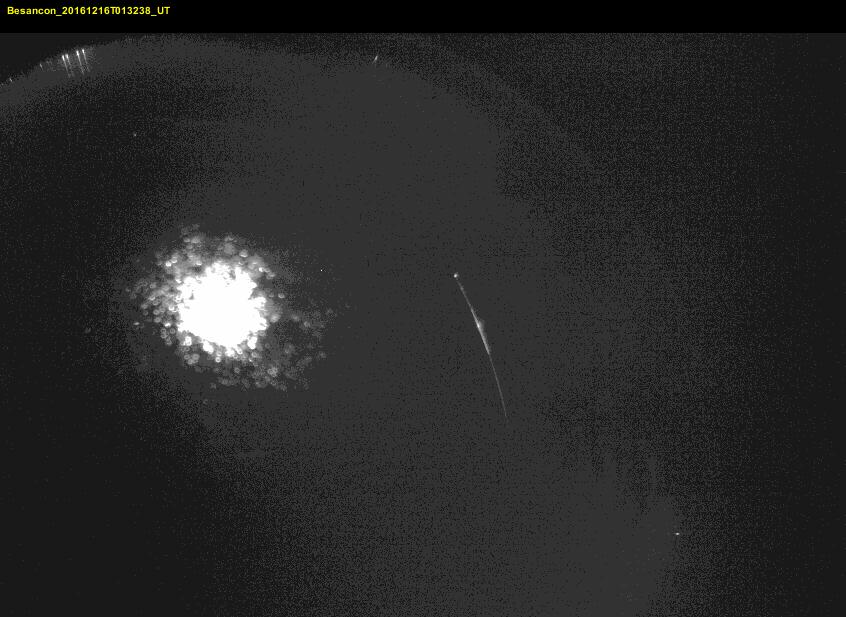 Bolide 20161216T013221_UT seen by 3 cameras and 3