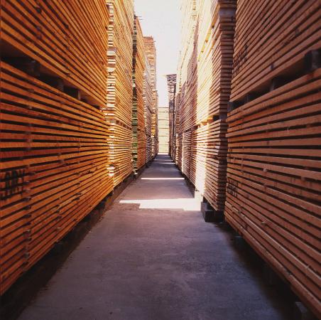 An Extensive Inventory of Premium Hardwood Lumber With more than one million board-feet of kiln capacity and more than 50 years of