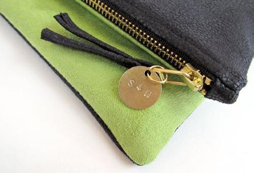 Attach the optional zipper charm to the pull using a jump ring.
