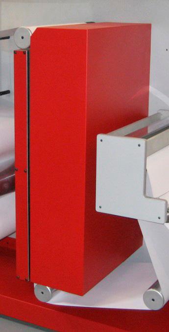 The hot air box can fit on the DC330 as a compact inline solution for water based inks or as a