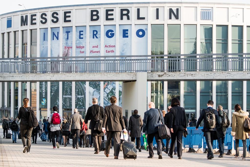 In addition to the main topic of digitalisation, Intergeo 2017 provided the backdrop for exhibiting solutions and presenting applications on a number of topics, including Smart Cities, BIM, Virtual