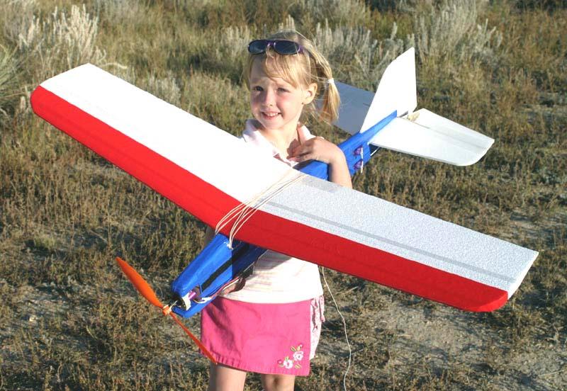 Magpie Foam Trainer Magpie Specifications Length: 34in. Wingspan (SF): 46in. Wing Area (SF): 414in 2 Wingspan (SP): 40in. Wing Area (SP): 360in 2 Weight (without battery): 12oz.