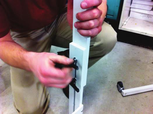 4. Raise the leg all the way until the top bolt is at the highest point in the slot.