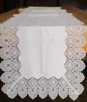 BELGIAN LACE-wh & cr Fine versatile elegance with this Belgian lace easycare tablecloth with lace insert and matching lace edging.
