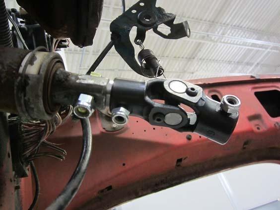 DO NOT tighten set screws until the entire steering column assembly is completed.