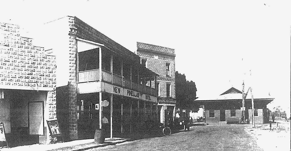 First Street in Largo, circa 1920, when the small town was the center of Central Pinellas County s growing citrus industry.