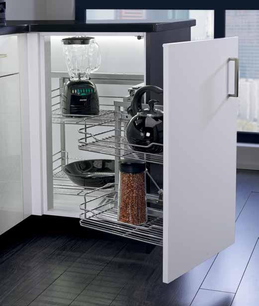 5707 SERIES ORGANIZER WITH SOFT-CLOSE Rear baskets automatically slide forward for easy access.