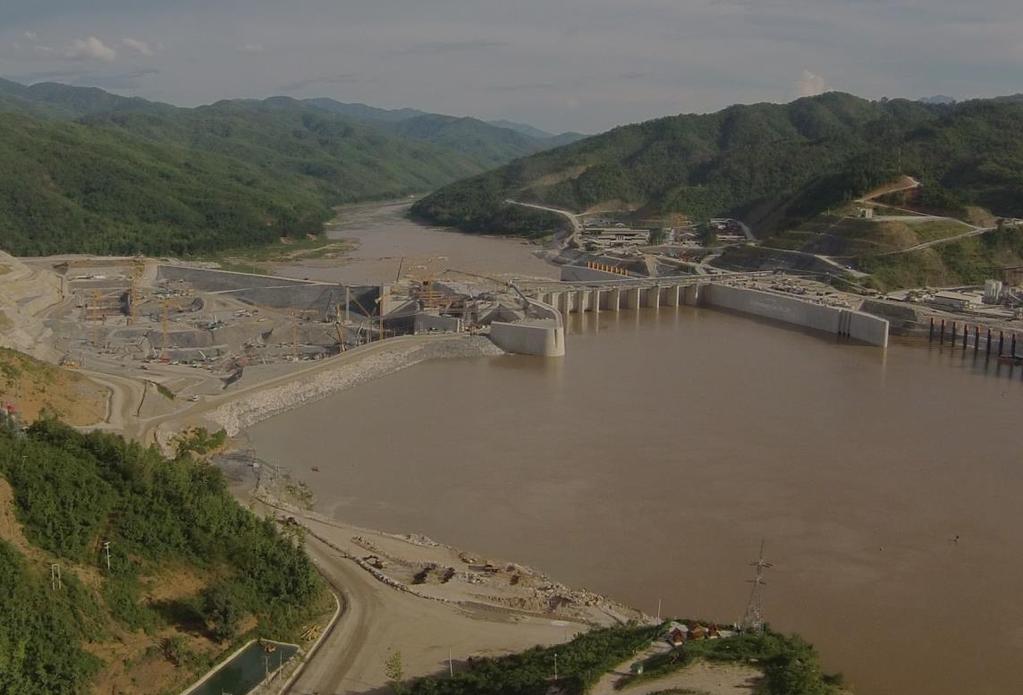 GENERAL ISSUES AT XAYABURI Maximum water to water head loss across the dam is 29 m Maximum turbine flow 5000 m 3 /s.