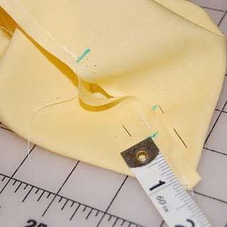 Step 5: Create the Bag Shaping Darts in the Lining Match the bag bottom