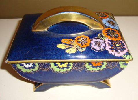 html Sold in September on ebay was this MODERN WARE box, shape number 923, in an